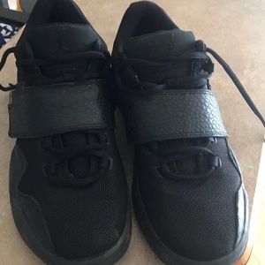 Mens Jordan tennis shoes sz 9.5